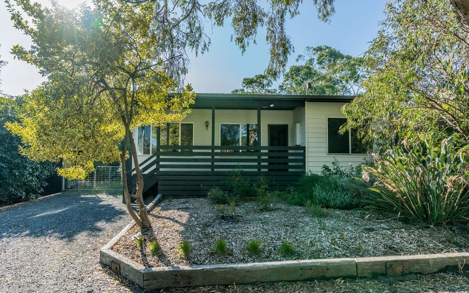 Cozy Beach Hideaway – Pet friendly