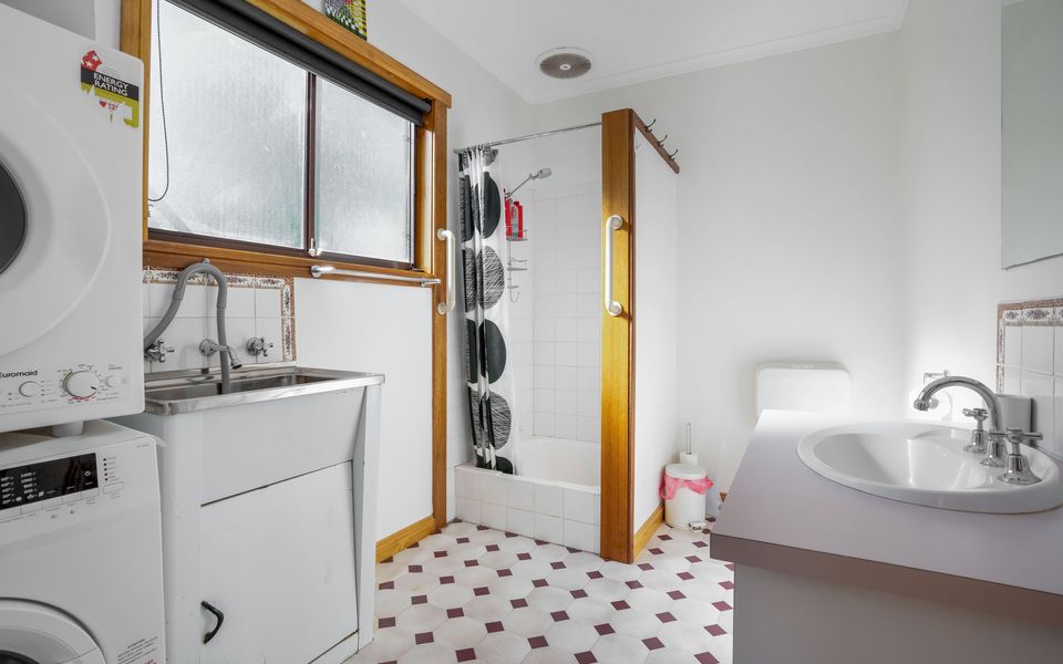 Cozy Beach Hideaway – Pet friendly