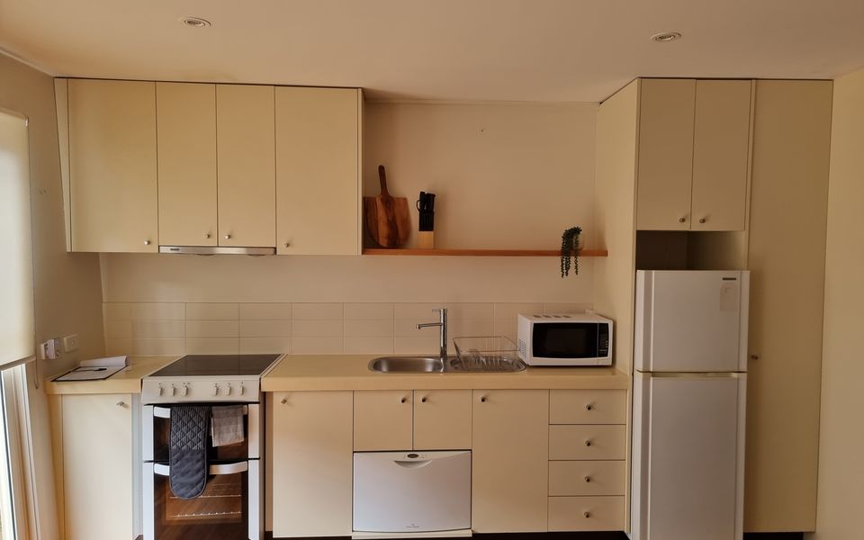 Beaton’s Beach Front Studio – Inverloch