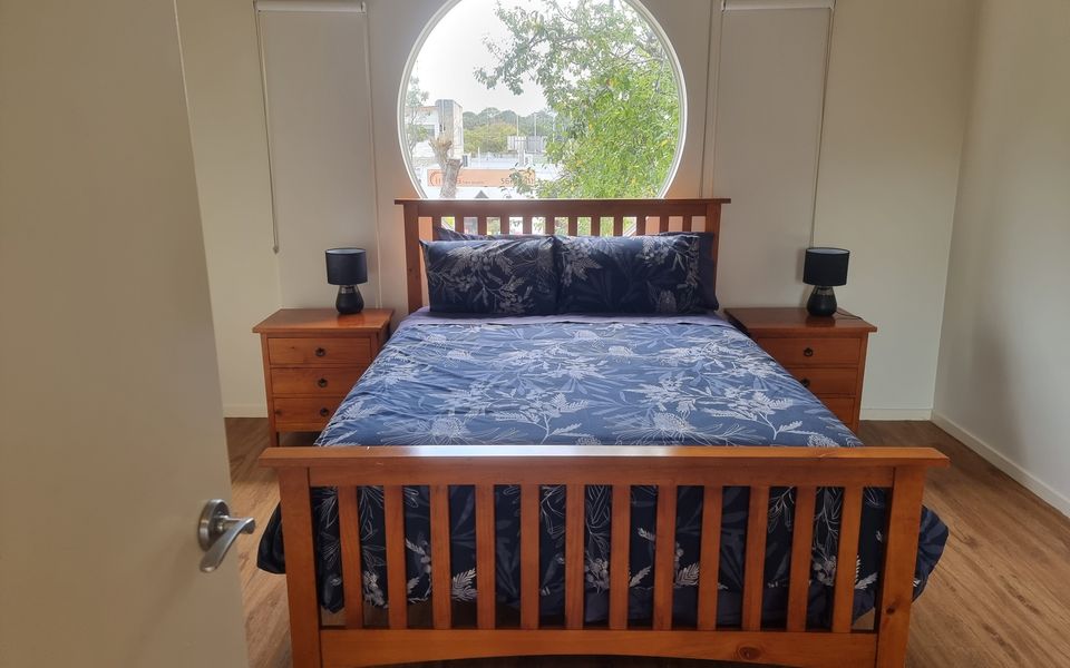 Beaton’s Beach Front Studio – Inverloch
