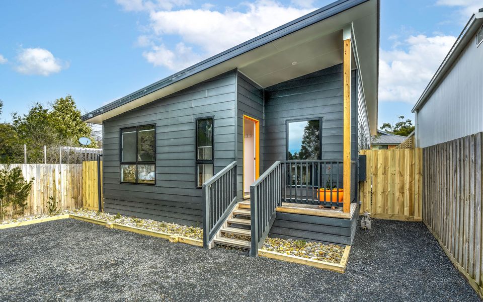 The House with the Orange Door, Inverloch