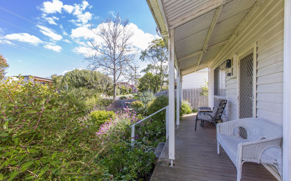 Classic Cottage Minutes to the Beach