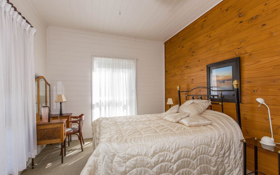 Classic Cottage Minutes to the Beach