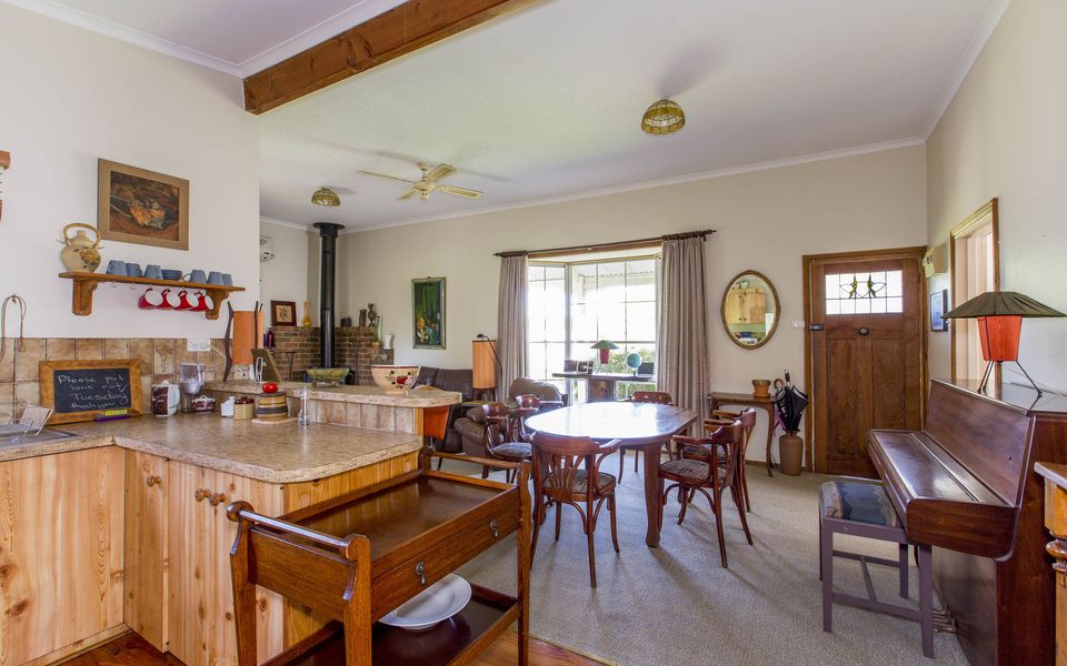 Classic Cottage Minutes to the Beach
