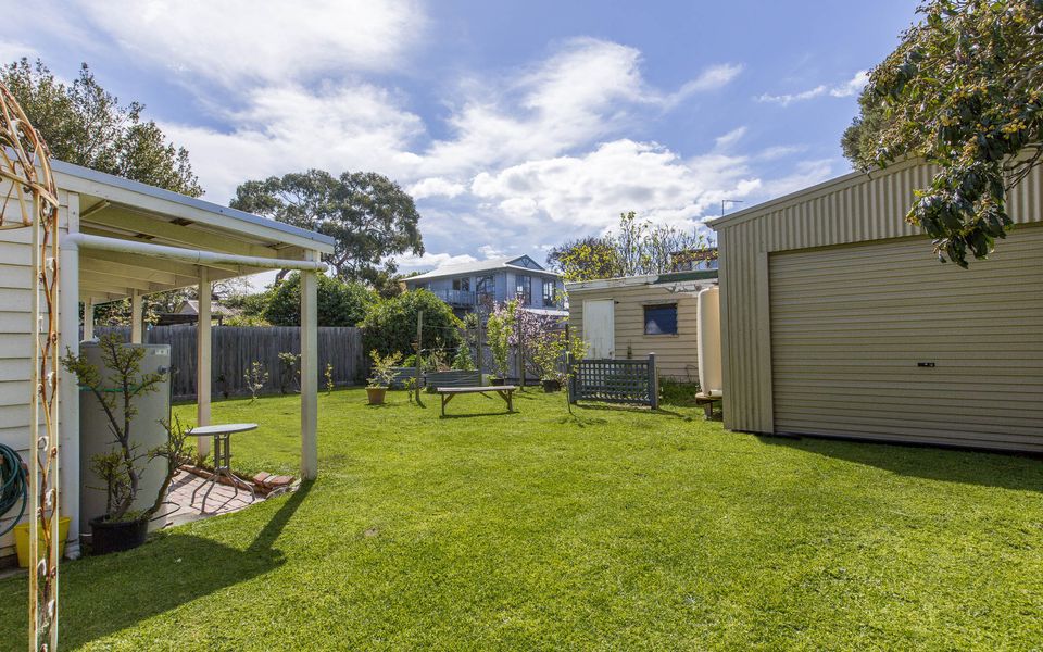 Classic Cottage Minutes to the Beach