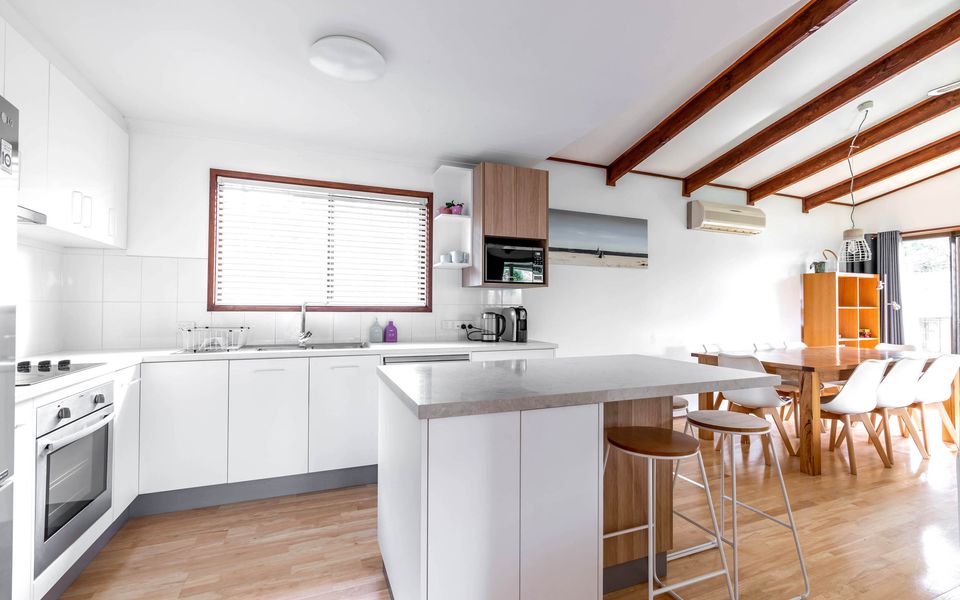 Breathe easy Inverloch, linen and wifi included