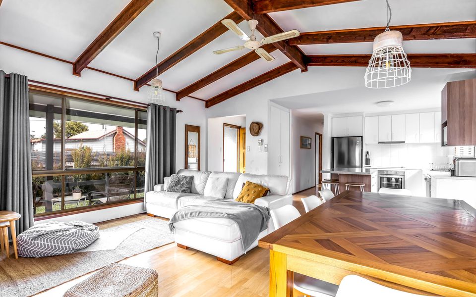 Breathe easy Inverloch, linen and wifi included