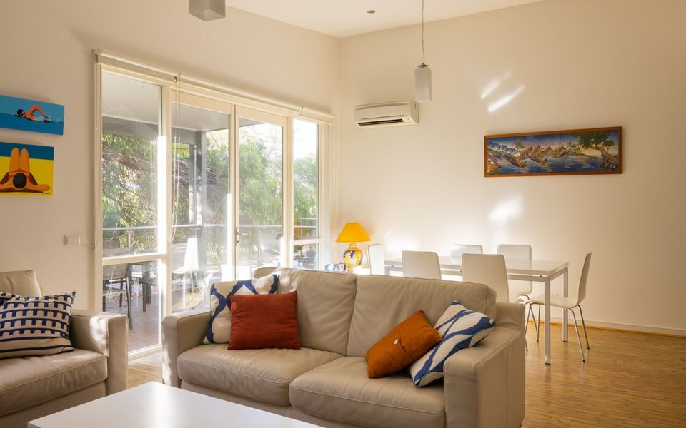 One Level at Broadbeach – Inverloch