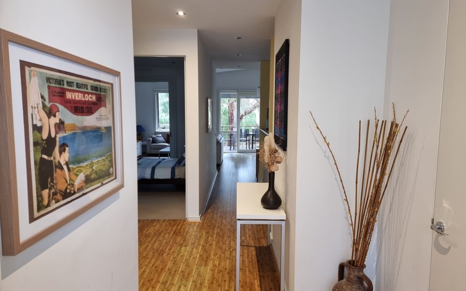 One Level at Broadbeach – Inverloch