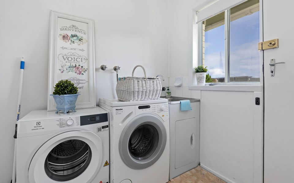 Seaview Cottage and pool (Wifi and Linen included)