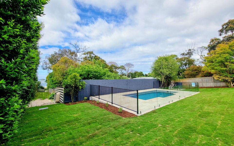 Seaview Cottage and pool (Wifi and Linen included)