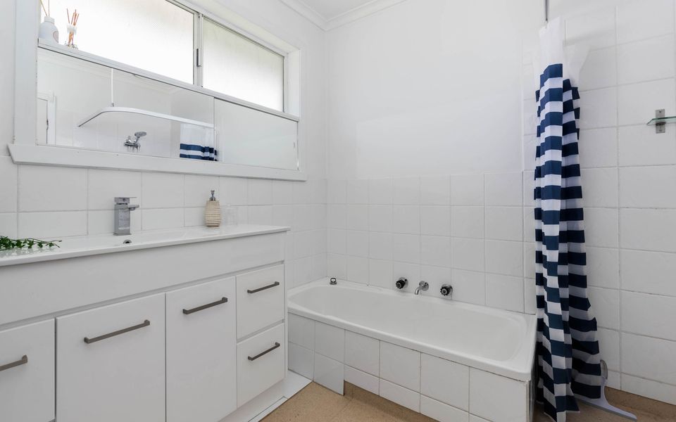 Seaview Cottage and pool (Wifi and Linen included)