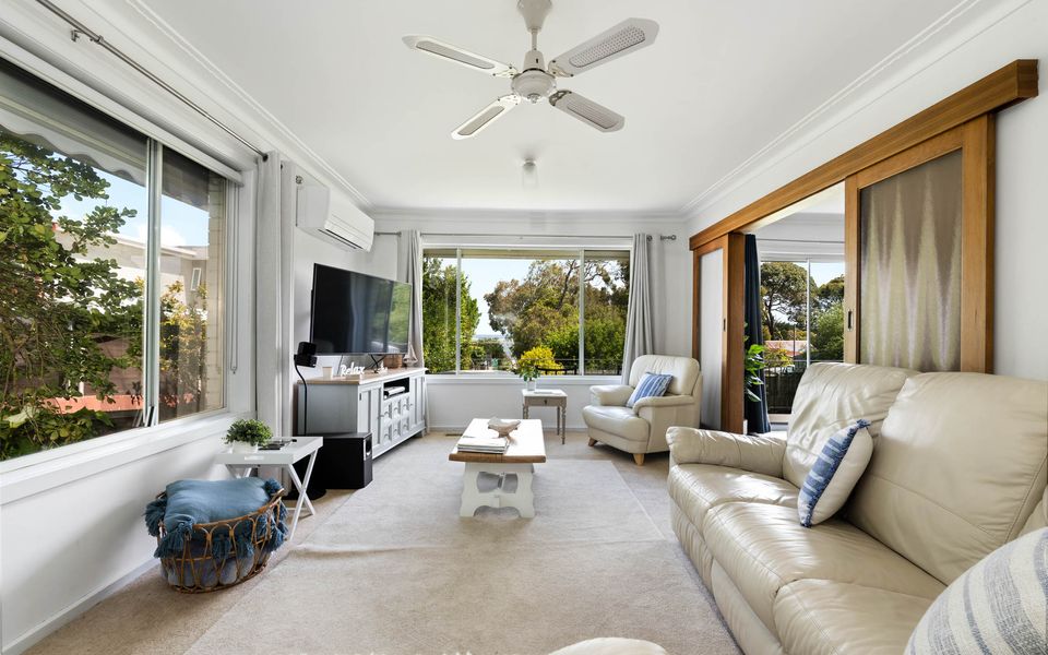 Seaview Cottage and pool (Wifi and Linen included)