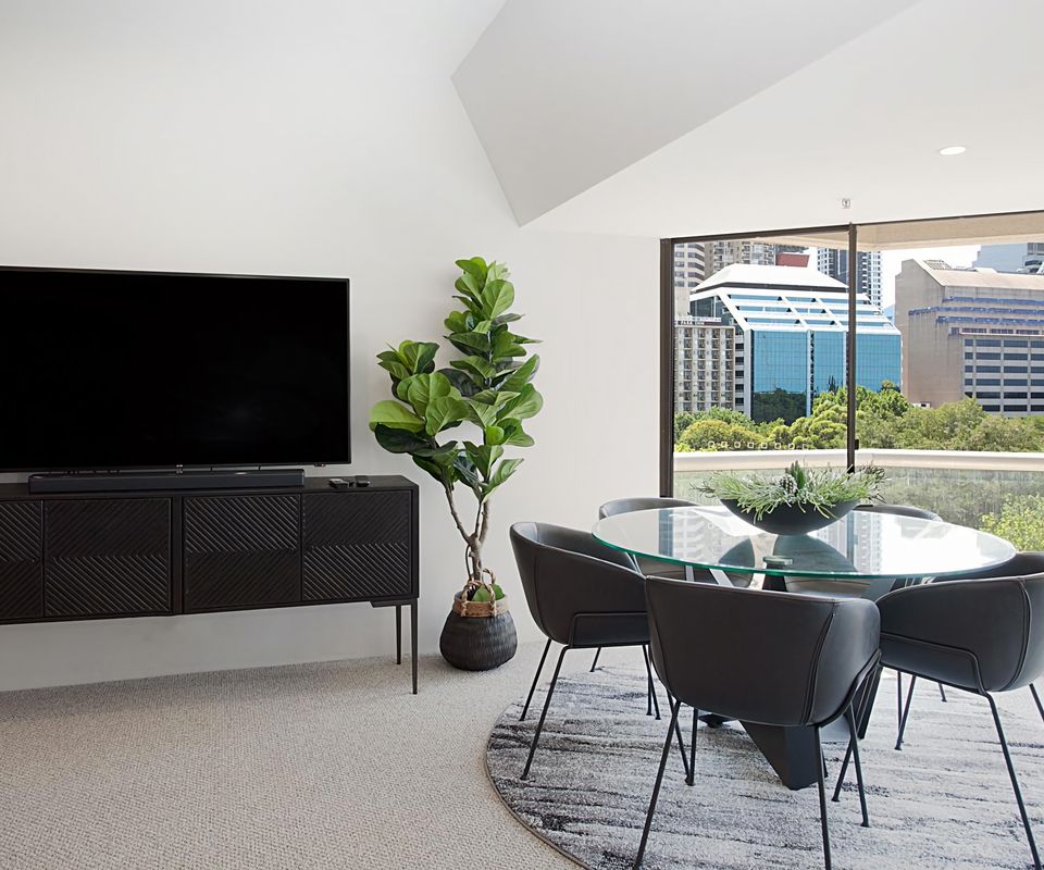Hydeaway Luxe City Apartment I90