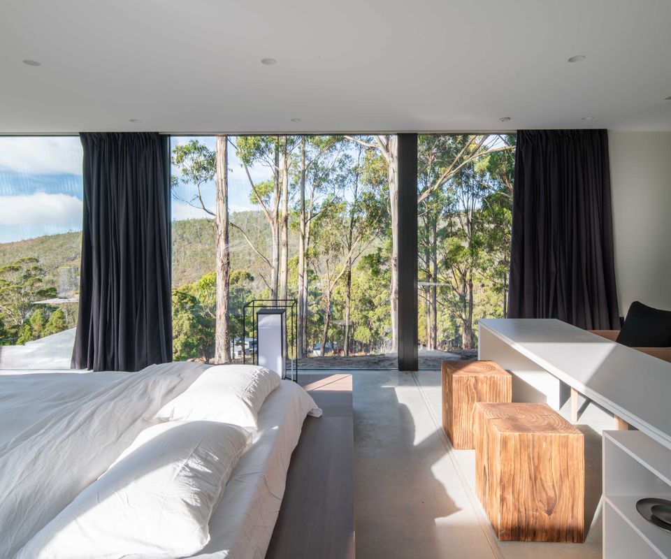 Mountain Top Snug, Studio ITAS
