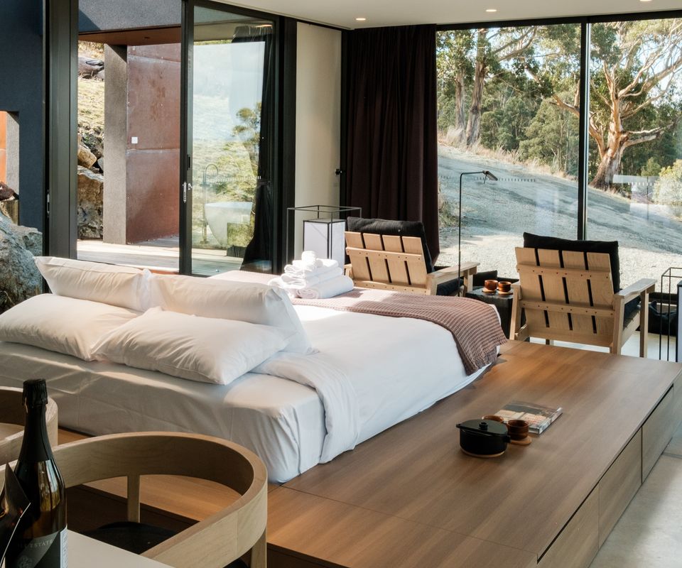 Mountain Top Snug, Studio ITAS