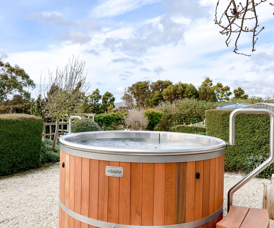 Petite Chateau | Waterfront chateau with Hot Tub