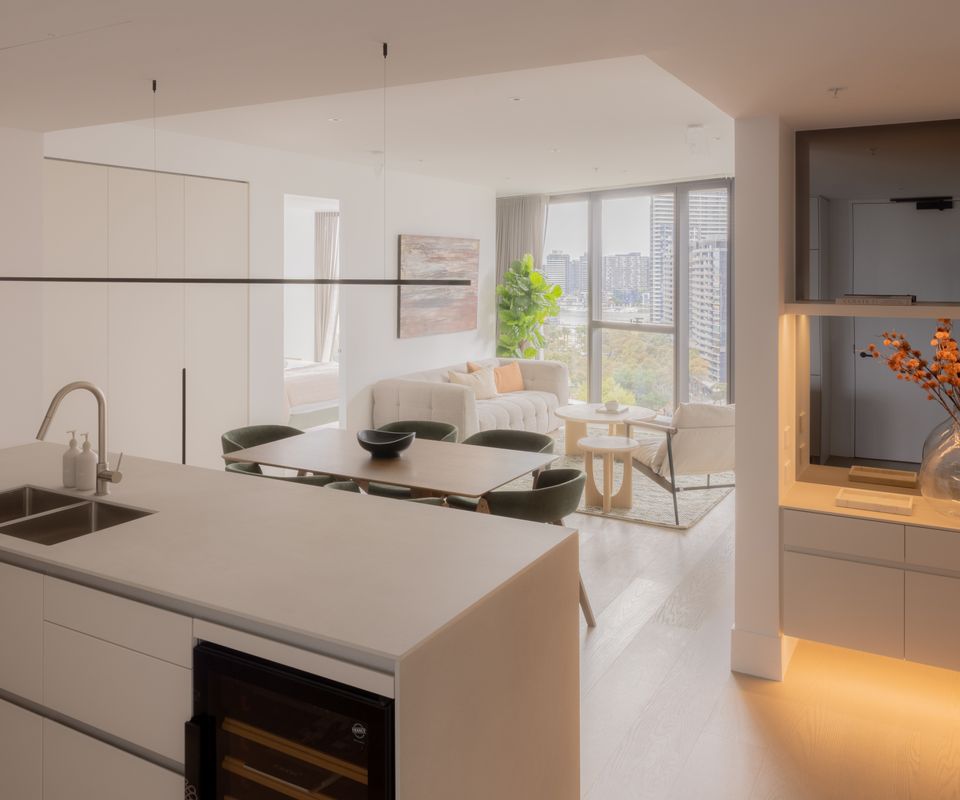 Una Mas Apartment, Docklands IMEL