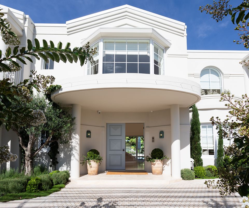 The Esplanade Escape, Balmoral LH LUXE